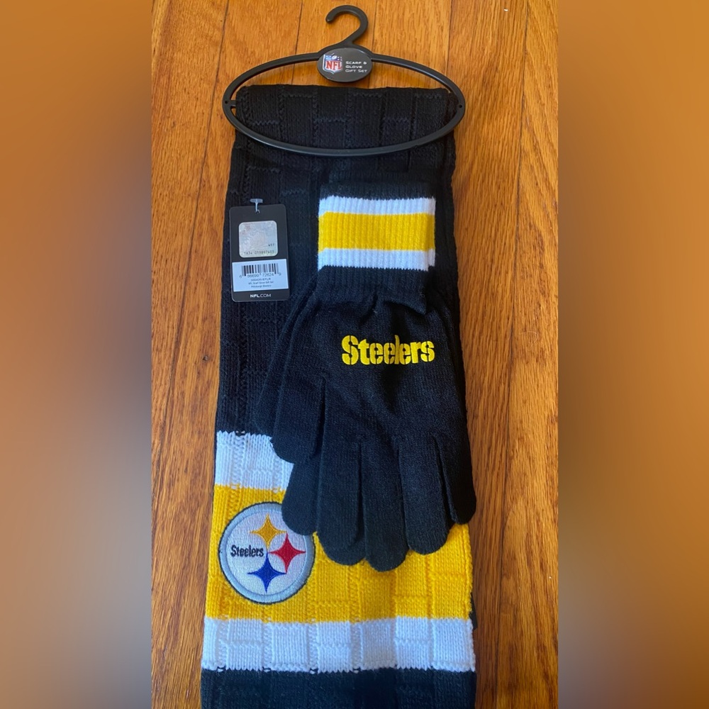 NWT Little Earth NFL Steelers Scarf and Gloves Set